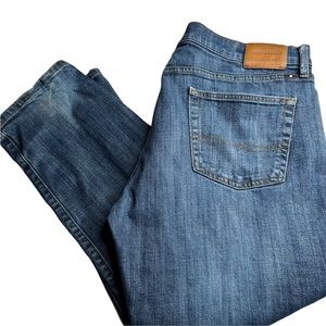 Lucky Brand 221 Straight Jeans 40 x 30 Mid-Rise Clean Look No Distressing